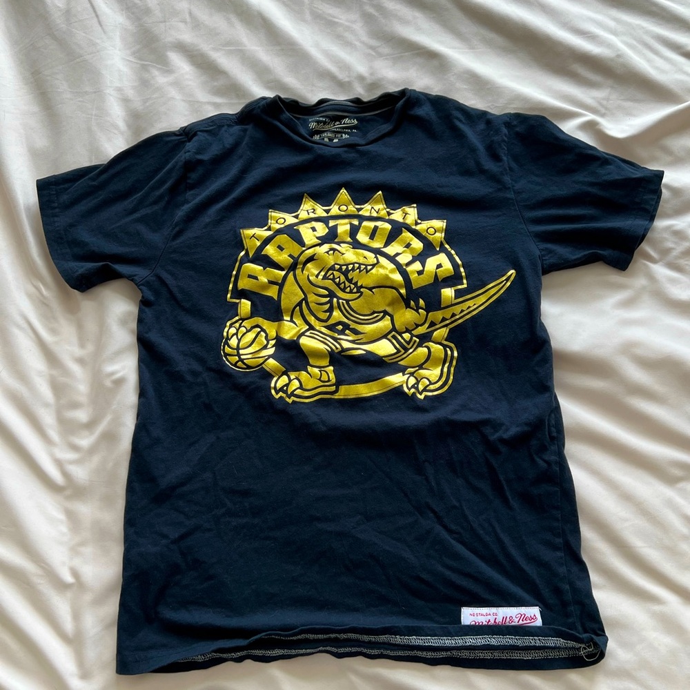 NBA Raptors Tee Size Medium